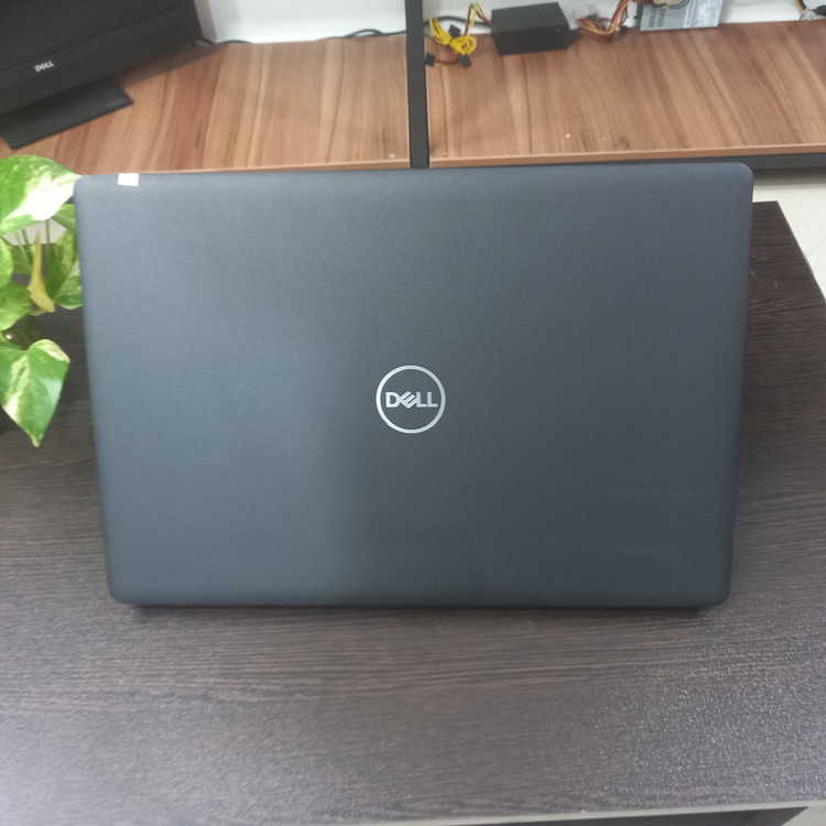 لپ تاپ دل LATITUDE 3590 - کارکرده CORE I5 7200U